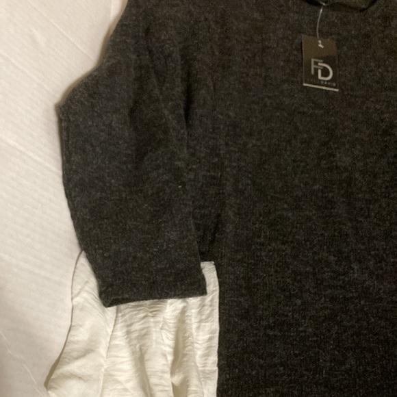 Fred & David sweater size 2X unworn condition. Soft sweater with white accent - Picture 3 of 6